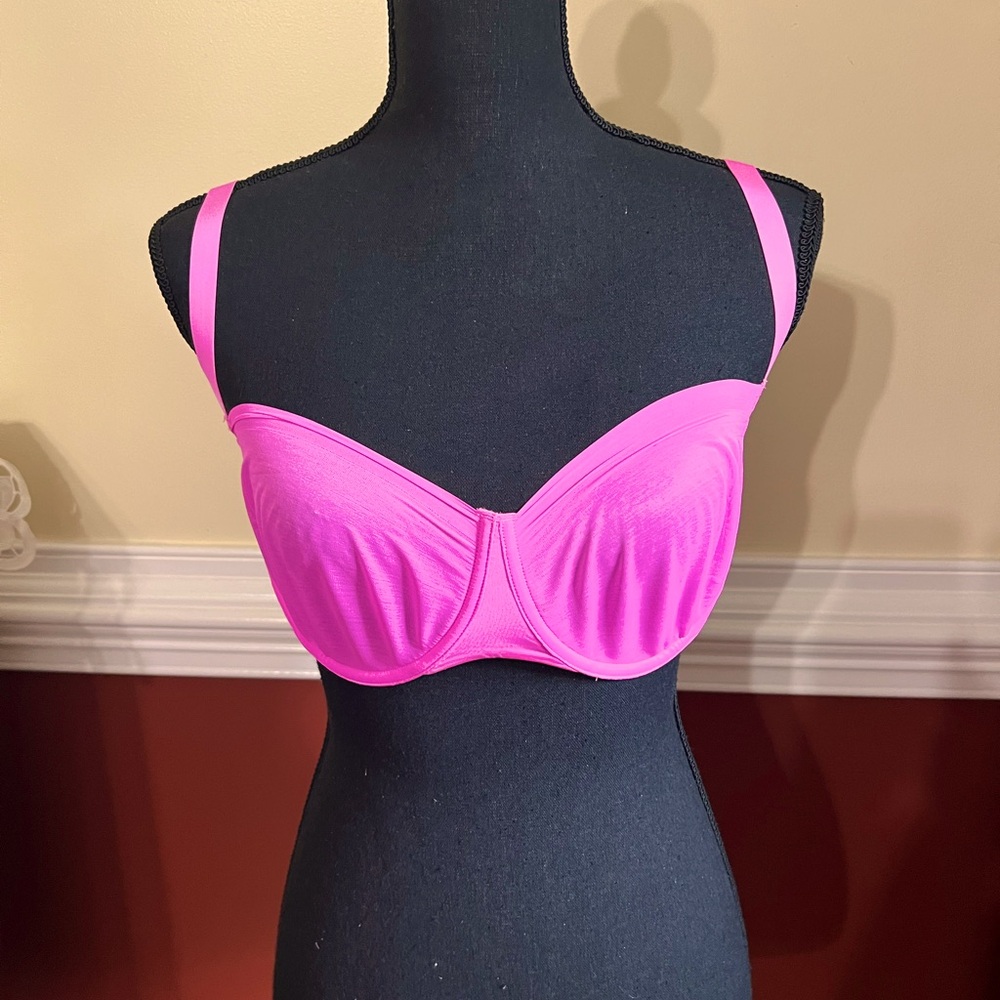 SKIMS Pink Bra
